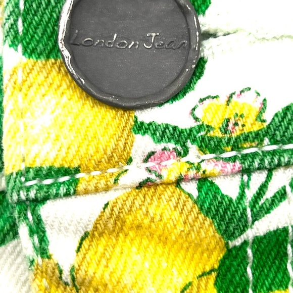 Victoria’s Secret London Jean Short Shorts Lemon Print Boyfriend Shorts Size 6 - Picture 6 of 10